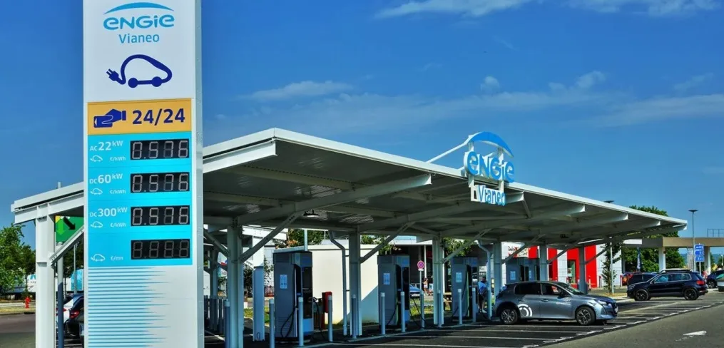 Încetinirea hibridelor frânează înmatriculările auto noi în Franța? Analiza completă a pieței în 2025 AUTOTURISME...