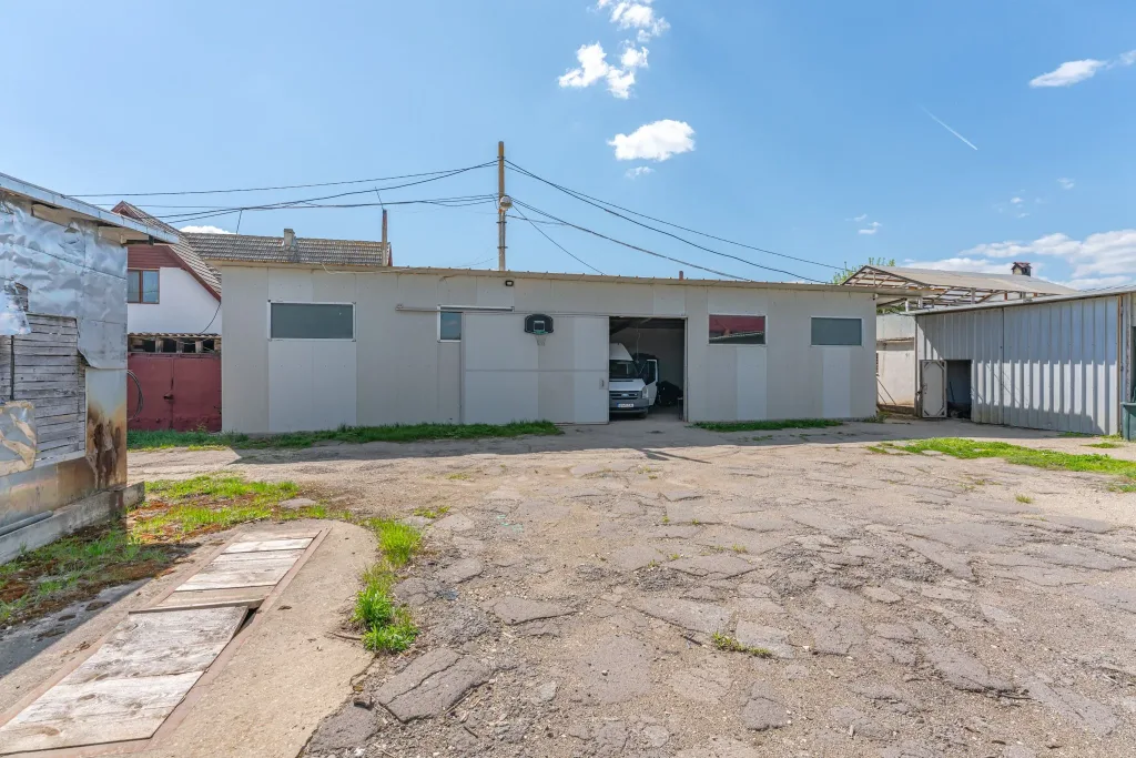 Spațiu producție în Brașov – 750 mp hale + teren 6.737 mp - pemarket.ro