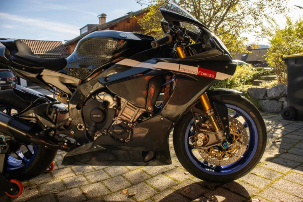 Yamaha R1M RN32 - pemarket.ro