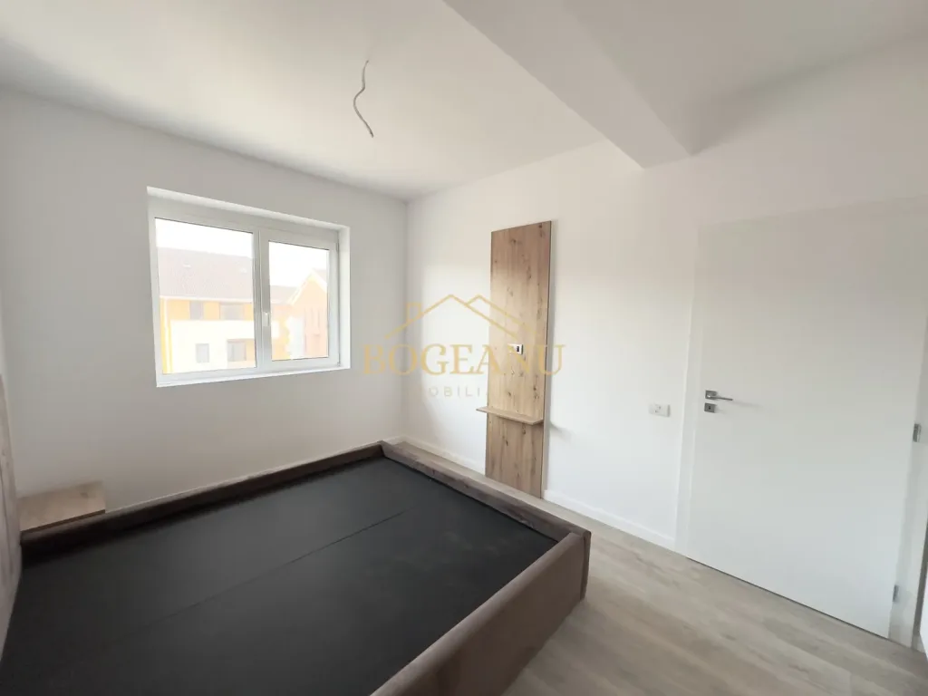 Apartament cu 3 camere - pemarket.ro