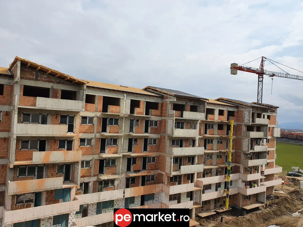 Apartament 3 camere – 65 mp + 5,8 mp balcon – Brașov, Tractorul - pemarket.ro
