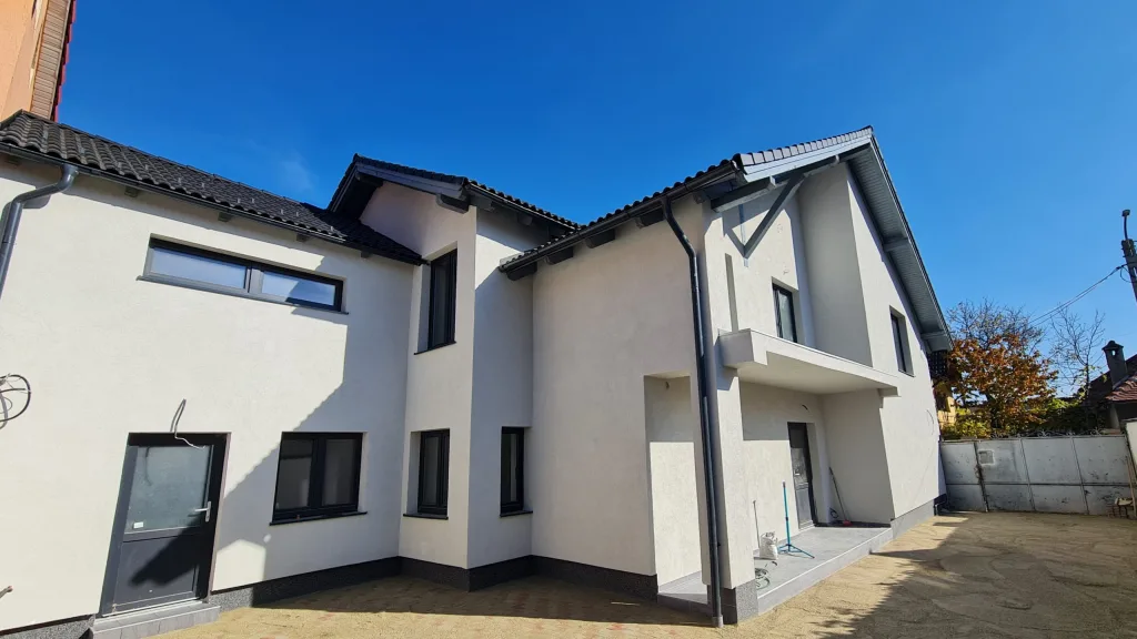 SC VIMAK IMOBILIARE vinde vila Codlea, Brașov - pemarket.ro