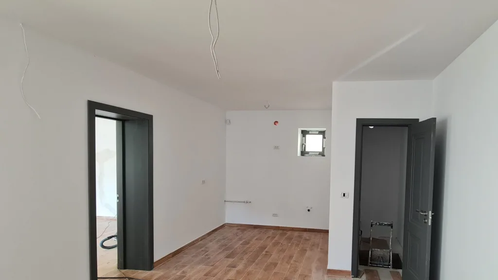 SC VIMAK IMOBILIARE vinde vila Codlea, Brașov - pemarket.ro