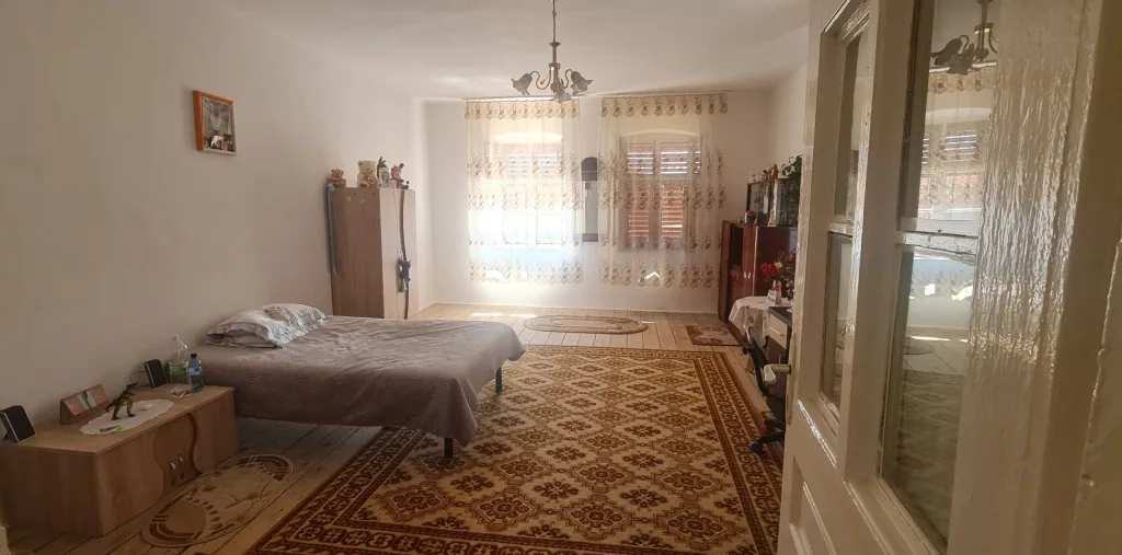 SC VIMAK vinde casa saseasca in loc.Maierus,Brasov . - pemarket.ro