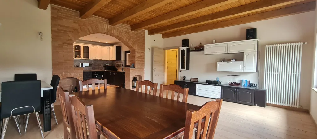 SC VIMAK IMOBILIARE VINDE CASA– DRĂGUȘ / SÂMBĂTA DE SUS - pemarket.ro