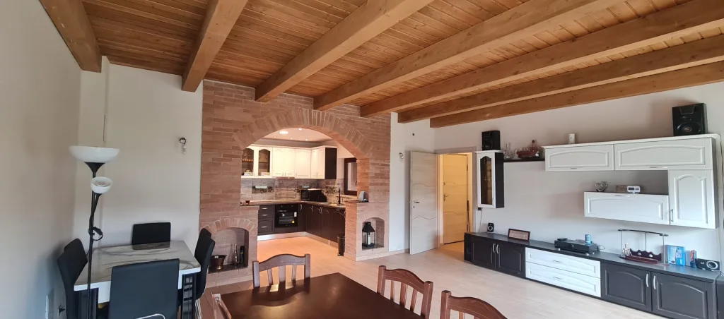 SC VIMAK IMOBILIARE VINDE CASA– DRĂGUȘ / SÂMBĂTA DE SUS - pemarket.ro