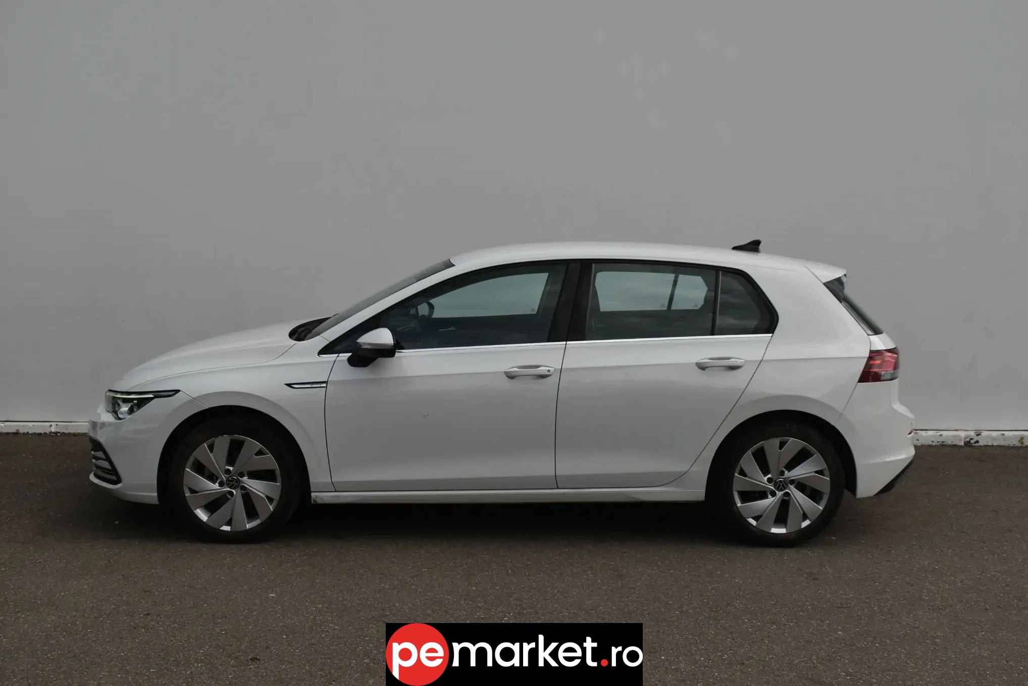 Volkswagen Golf 2.0 TDI DSG Style - pemarket.ro