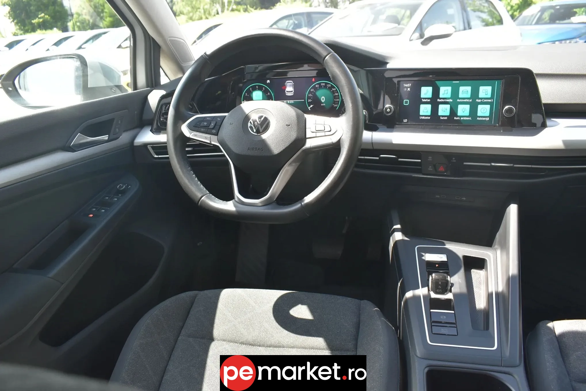 Volkswagen Golf 1.0 eTSI DSG MHEV Life - pemarket.ro