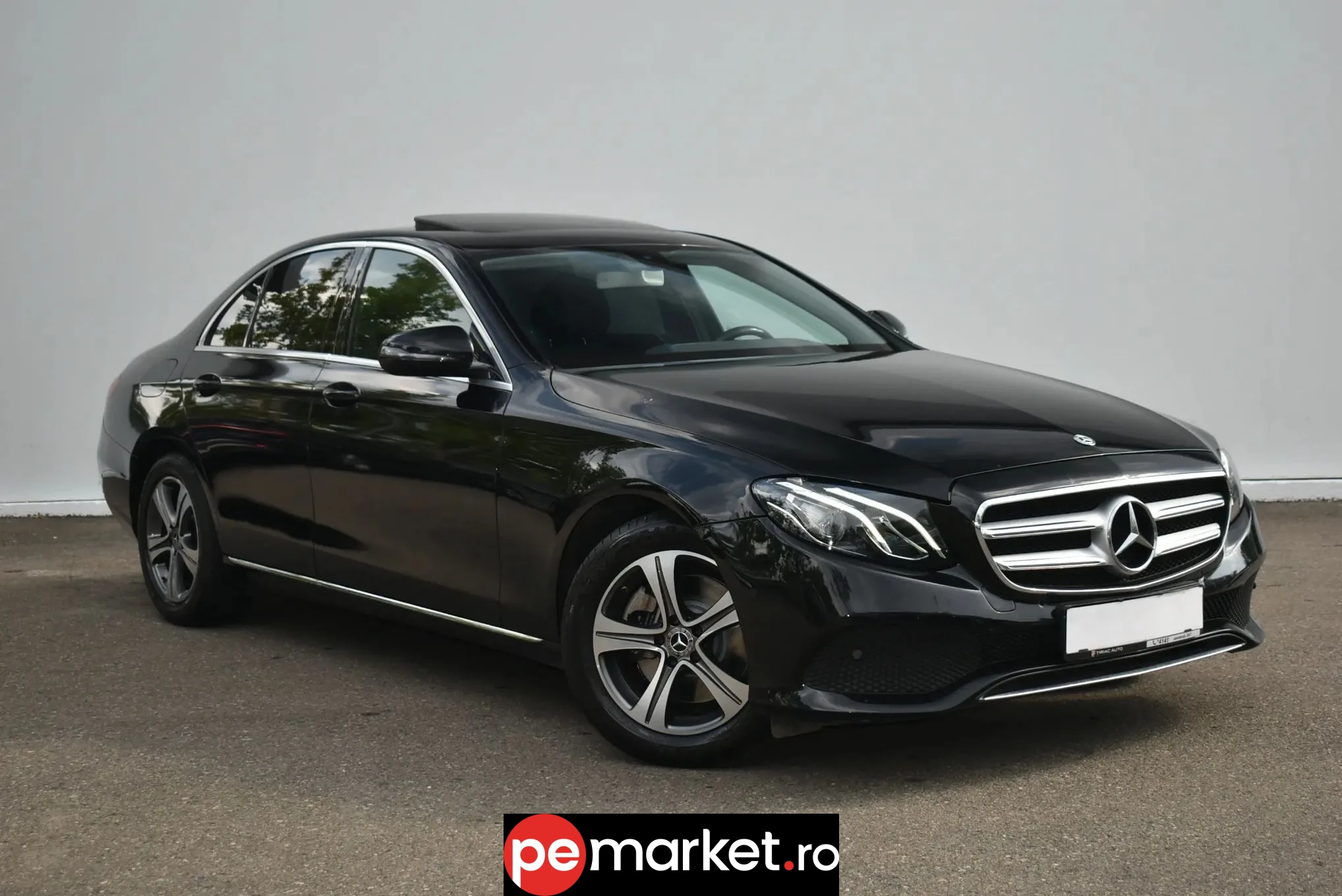 Mercedes-Benz E 200 4MATIC Aut. - pemarket.ro