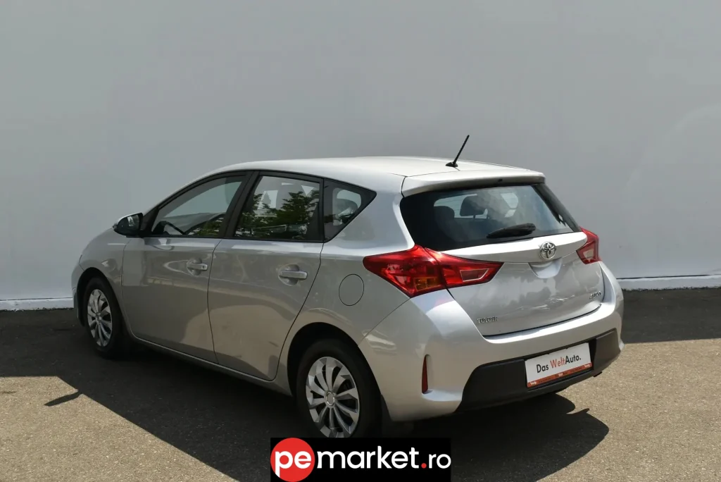 Toyota Auris 1.4 D-4D Terra - pemarket.ro