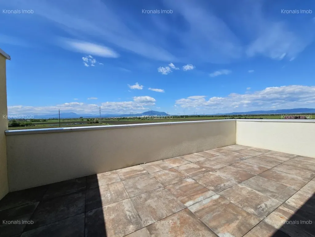 Apartament cu 3 camere tip penthouse, terasa 20mp, Primaverii - pemarket.ro