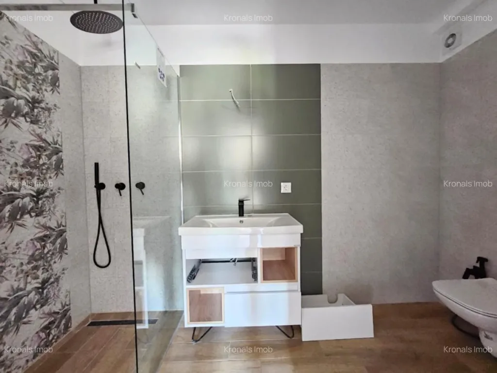 Apartament cu 3 camere, regim vila, Tractorul - pemarket.ro