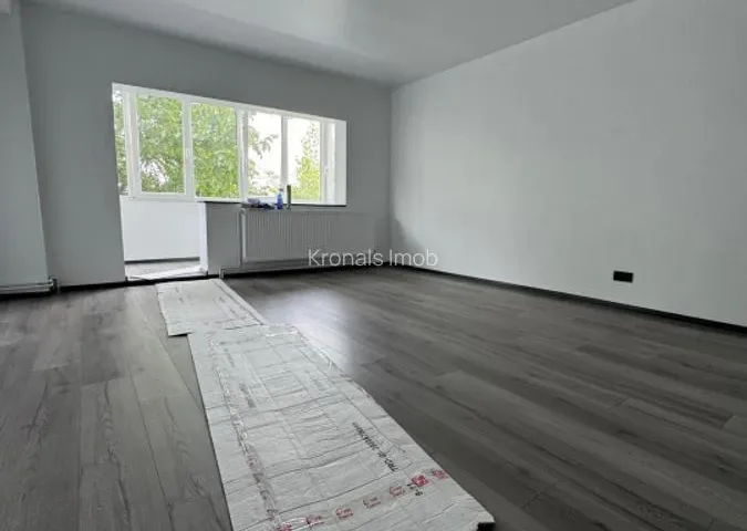 Apartament cu trei camere 100mp, Ghimbav-Brasov - pemarket.ro