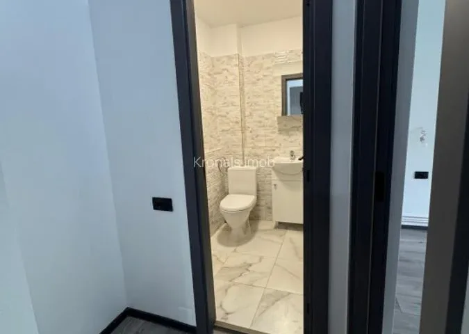 Apartament cu trei camere 100mp, Ghimbav-Brasov - pemarket.ro