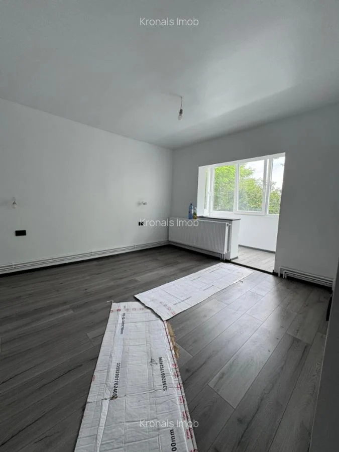 Apartament cu trei camere 100mp, Ghimbav-Brasov - pemarket.ro