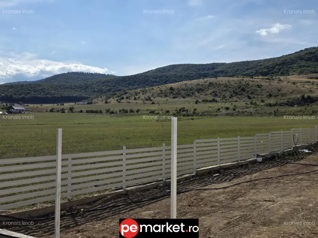 Duplex cu 3 camere, teren 150mp, Codlea - pemarket.ro