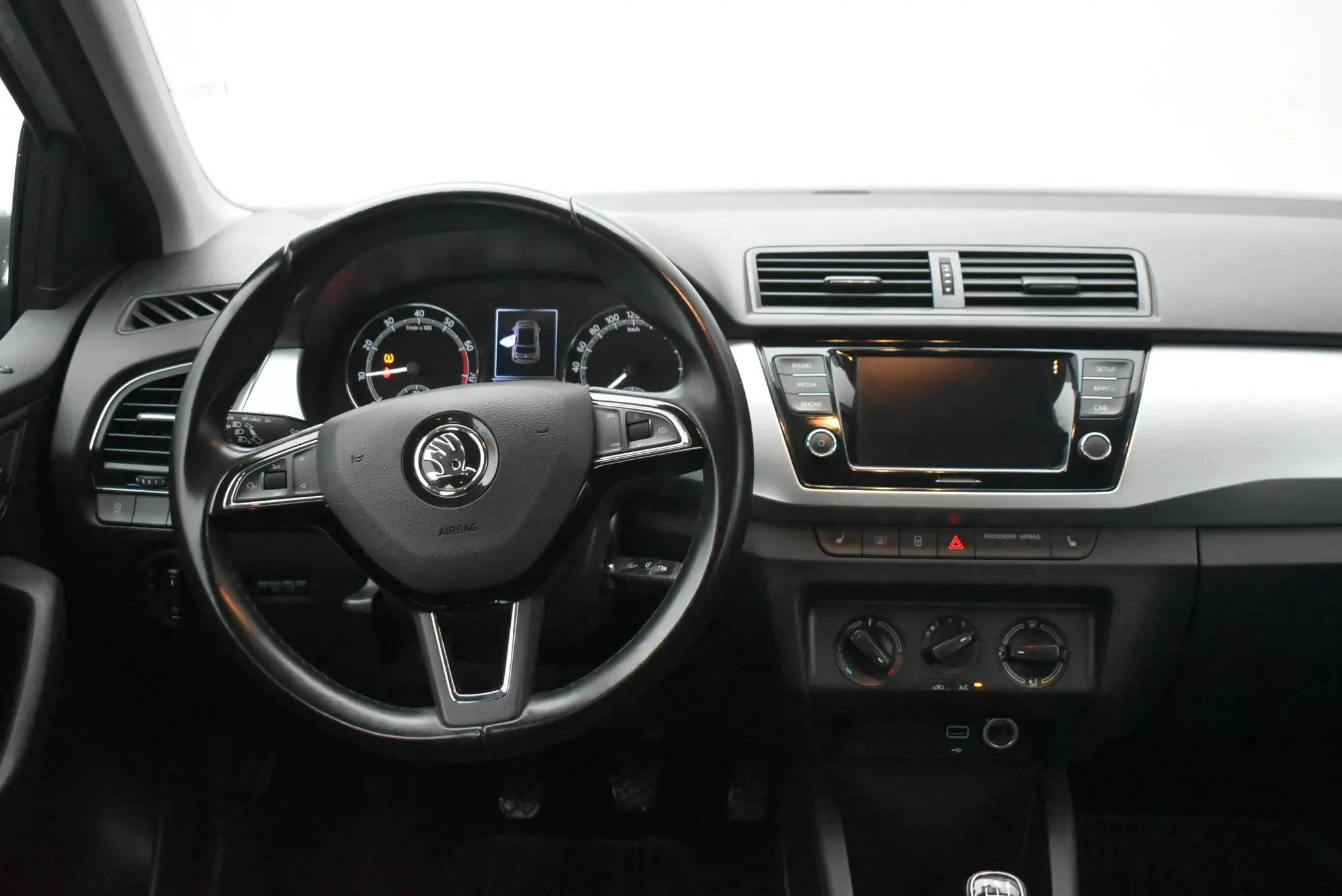 SKODA FABIA - pemarket.ro