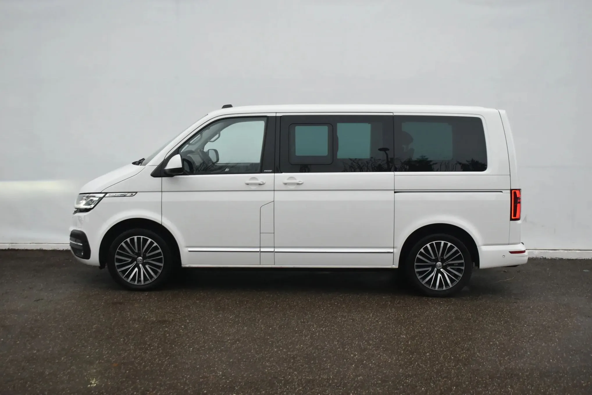 Volkswagen Multivan - pemarket.ro