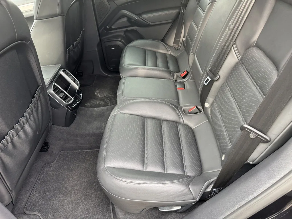 Porsche Cayenne 4.8L Turbo - pemarket.ro