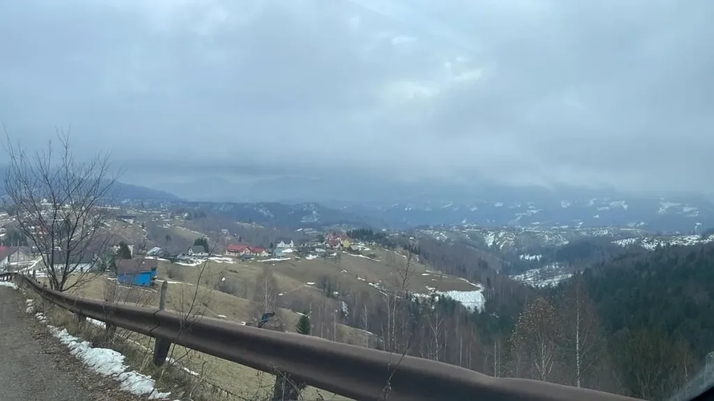 Casa de vacanta cu priveliste deosebita - pemarket.ro