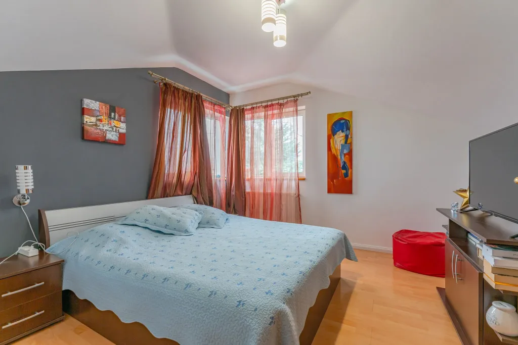 Casă spațioasă pentru familie în Hărman de vânzare - pemarket.ro