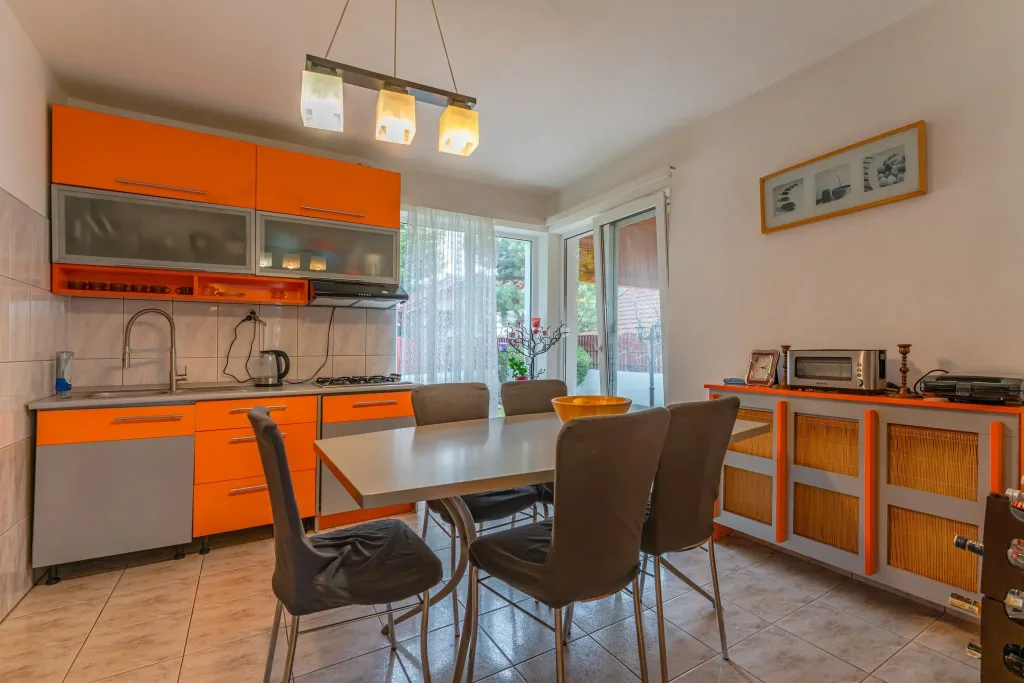 Casă spațioasă pentru familie în Hărman de vânzare - pemarket.ro