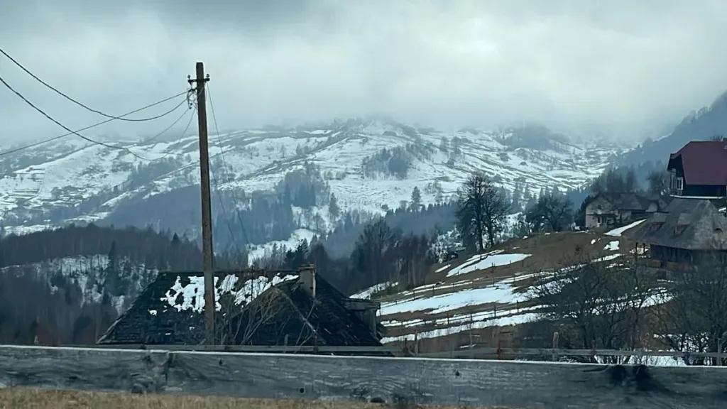 Casa de vacanta cu priveliste deosebita - pemarket.ro