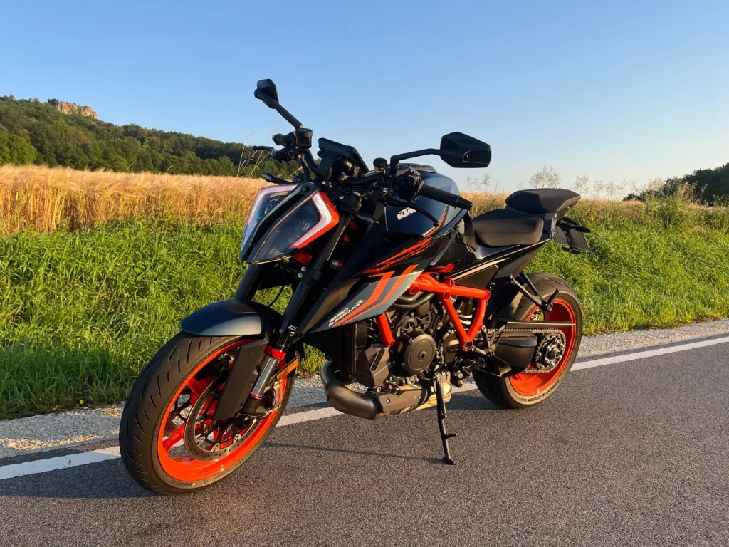 KTM 1290 Super Duke R - pemarket.ro