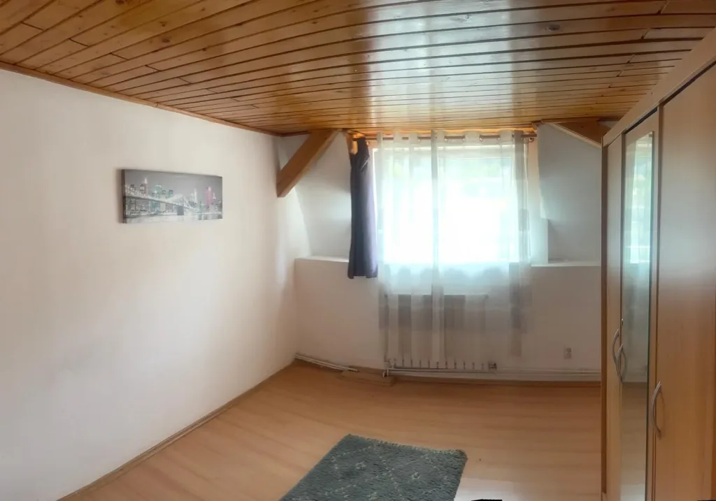 Apartament deosebit la 5 minute de Piata Sfatului - pemarket.ro