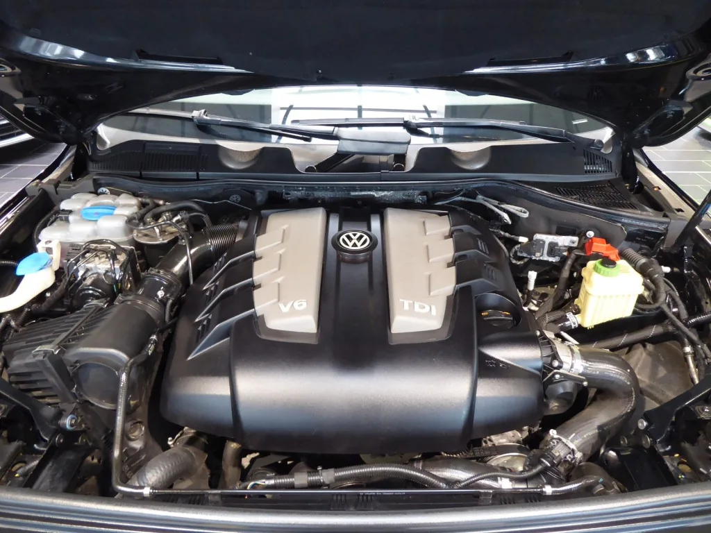 Volkswagen Touareg 3.0 V6 TDI - pemarket.ro