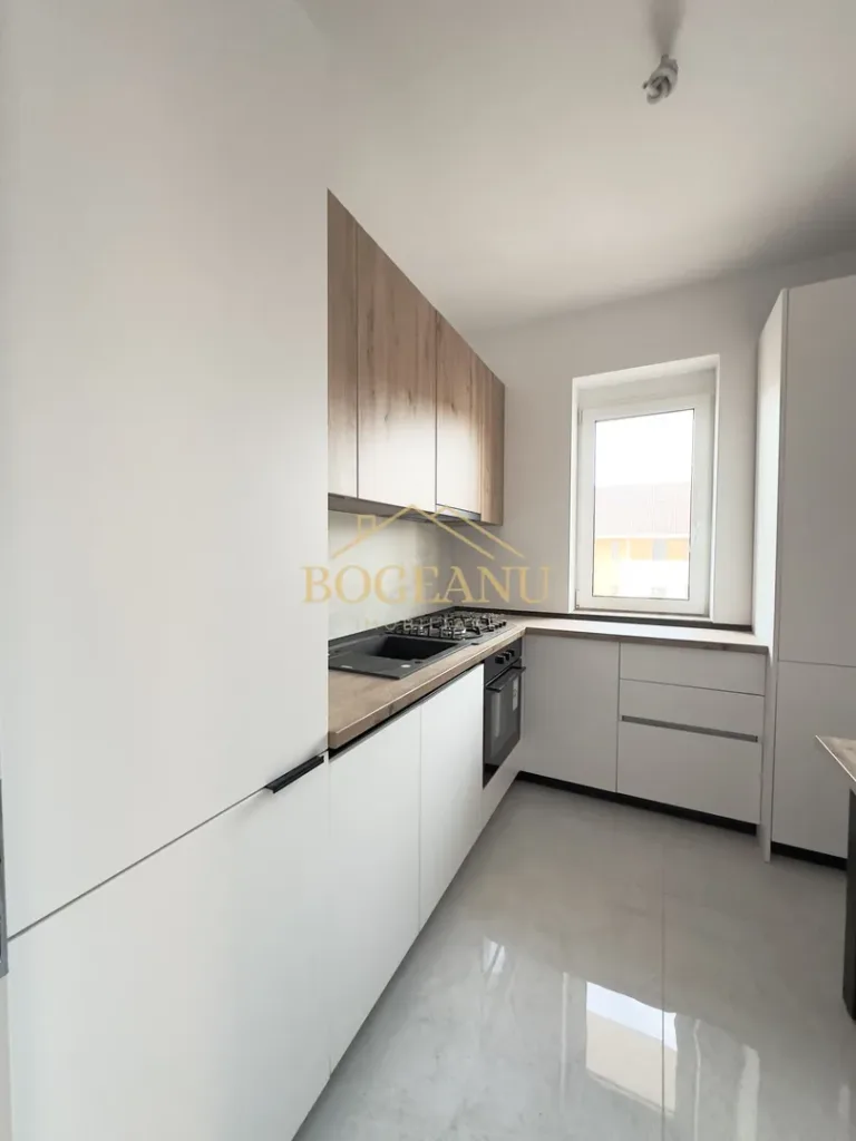 Apartament cu 3 camere - pemarket.ro