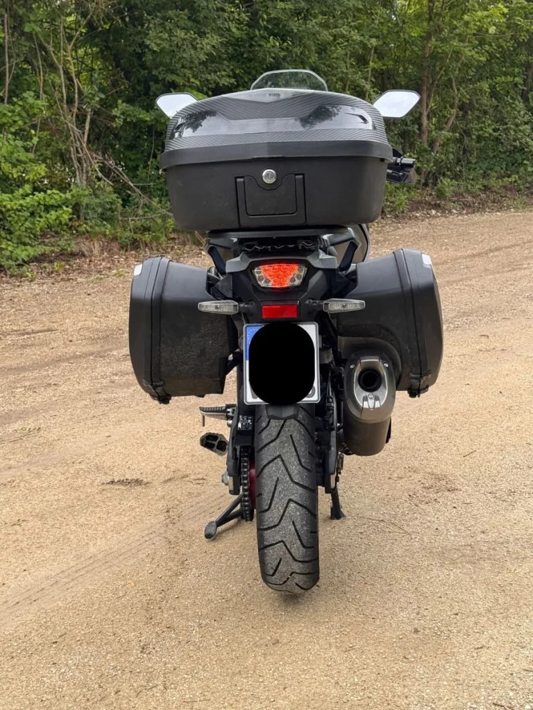 Suzuki V-Strom 1050 - pemarket.ro