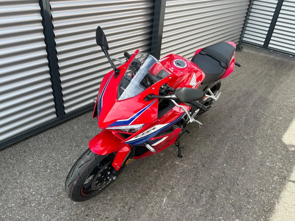 Honda CBR650R - pemarket.ro
