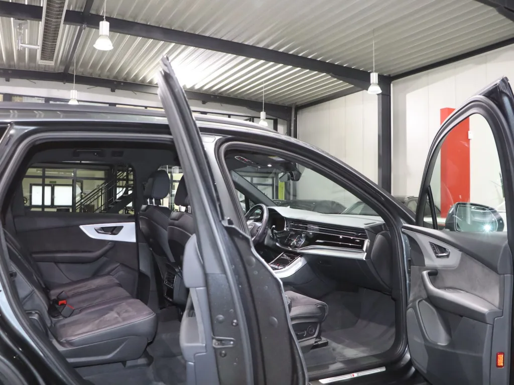 Audi SQ7 4.0 TFSI Q NEGRU - pemarket.ro