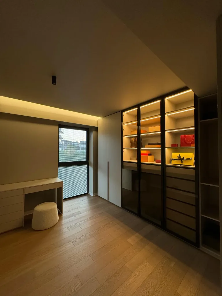 Apartament 3 camere renovat – One Herăstrău Towers – Locație premium - pemarket.ro