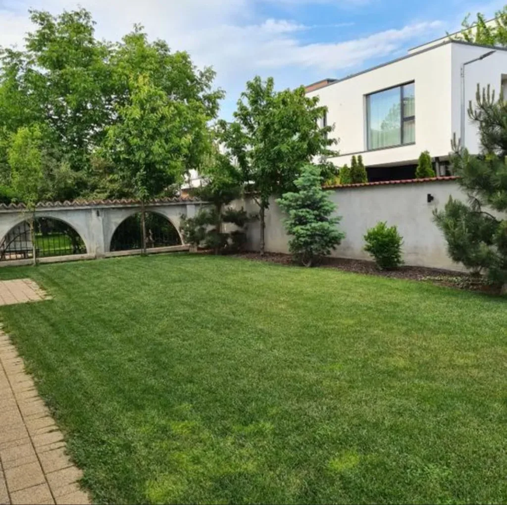 Vilă individuală în zona Băneasa – Jolie Ville - pemarket.ro