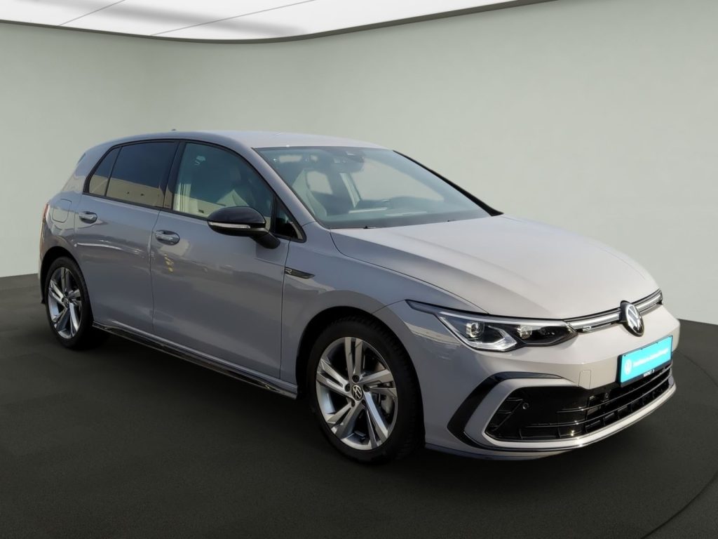 Volkswagen Golf VIII 1.5 eTSI R-Line - pemarket.ro