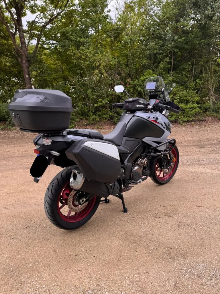 Suzuki V-Strom 1050 - pemarket.ro