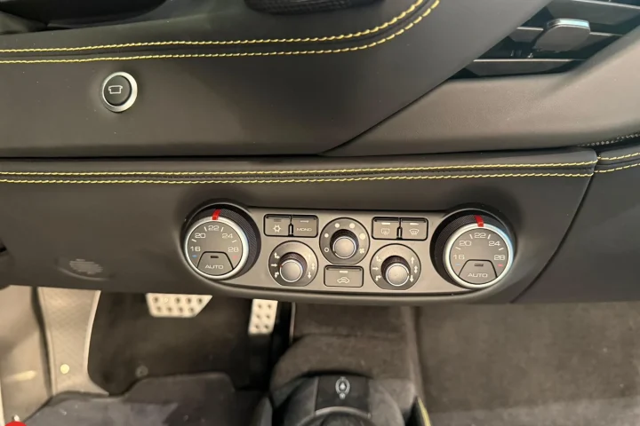 Ferrari 488 GTB - pemarket.ro