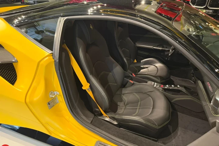 Ferrari 488 GTB - pemarket.ro