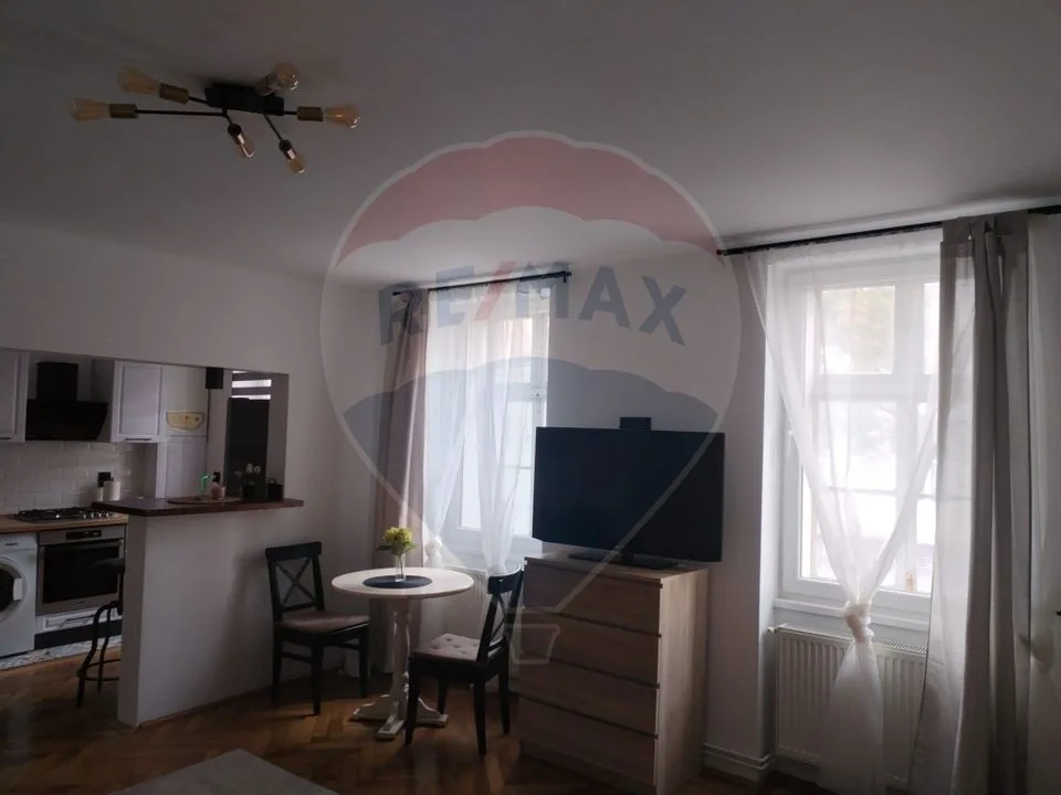 Apartament cu 1 camere de închiriat în zona Centrul Istoric - pemarket.ro