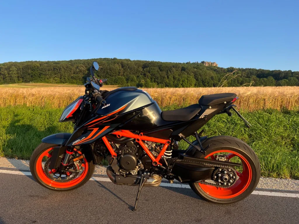 KTM 1290 Super Duke R - pemarket.ro