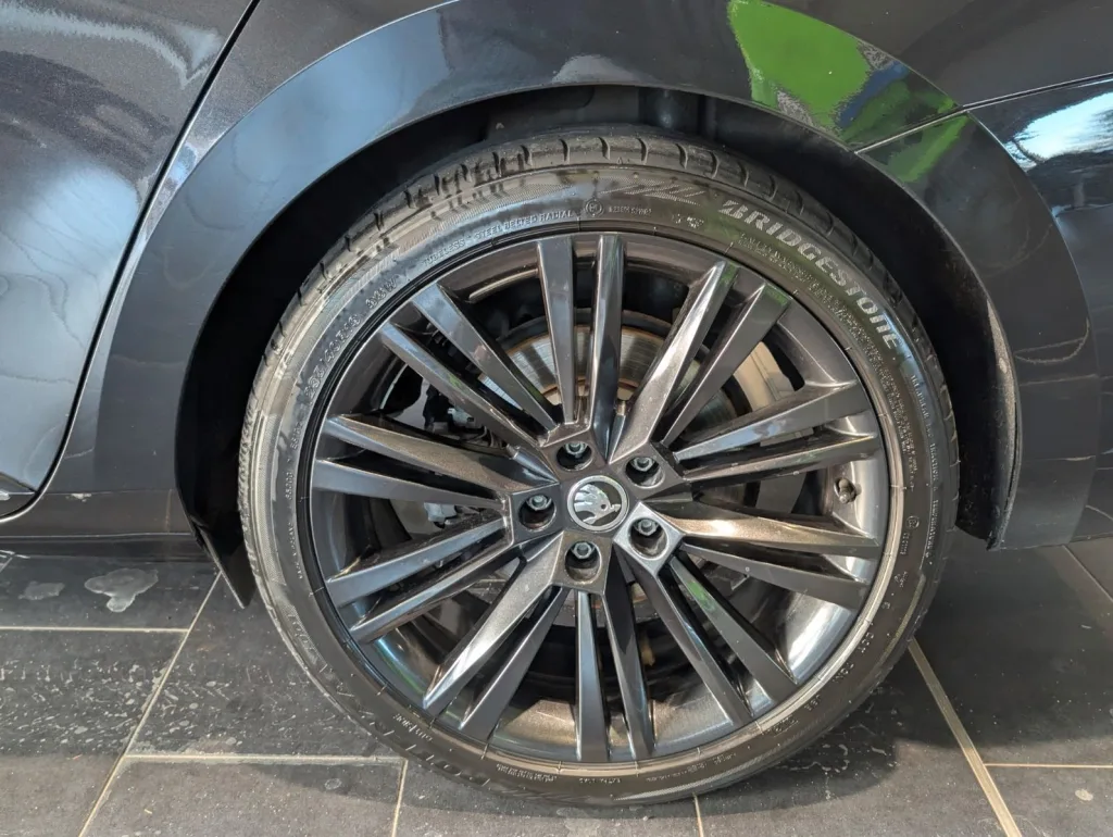 Skoda Superb 2.0 TDI - pemarket.ro