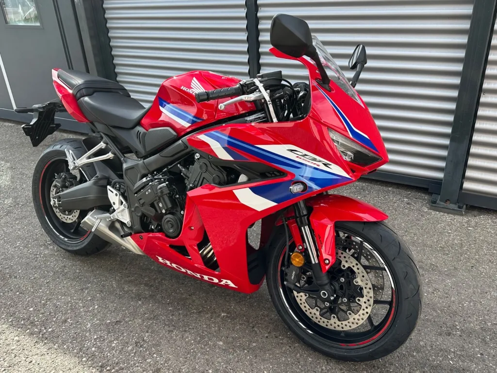 Honda CBR650R - pemarket.ro
