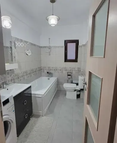 Garsonieră Coresi - pemarket.ro