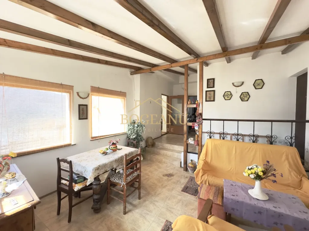 Casă Individuală la Malul Dunării - pemarket.ro