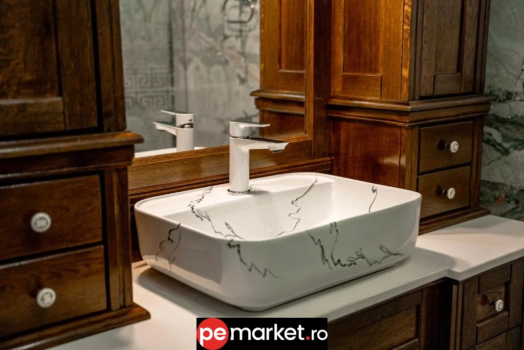 Cameră de familie cu balcon – Boutique Marlen - pemarket.ro