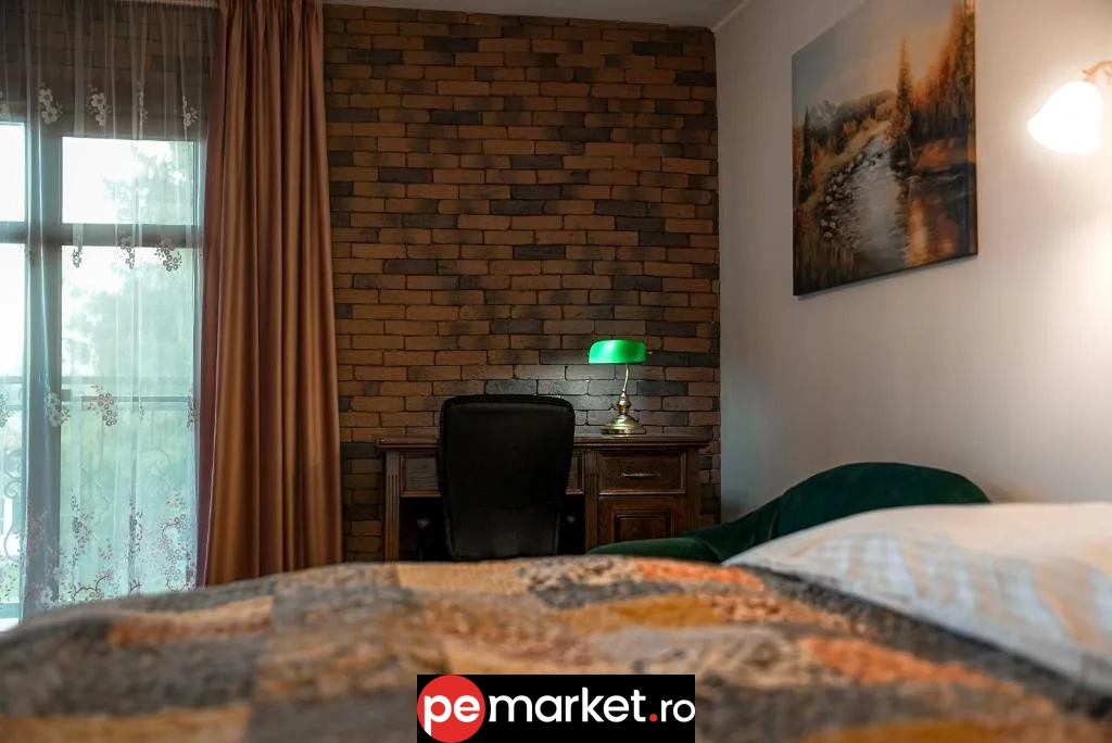 Cameră dublă cu balcon – Boutique Marlen - pemarket.ro