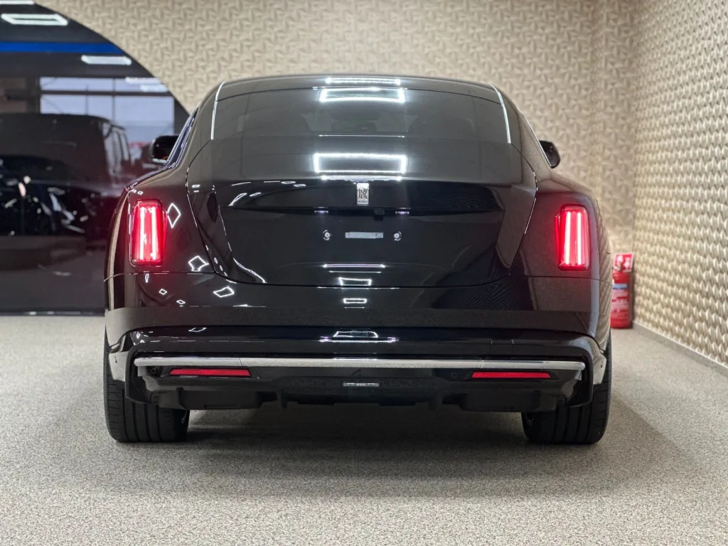 Rolls-Royce Spectre - pemarket.ro