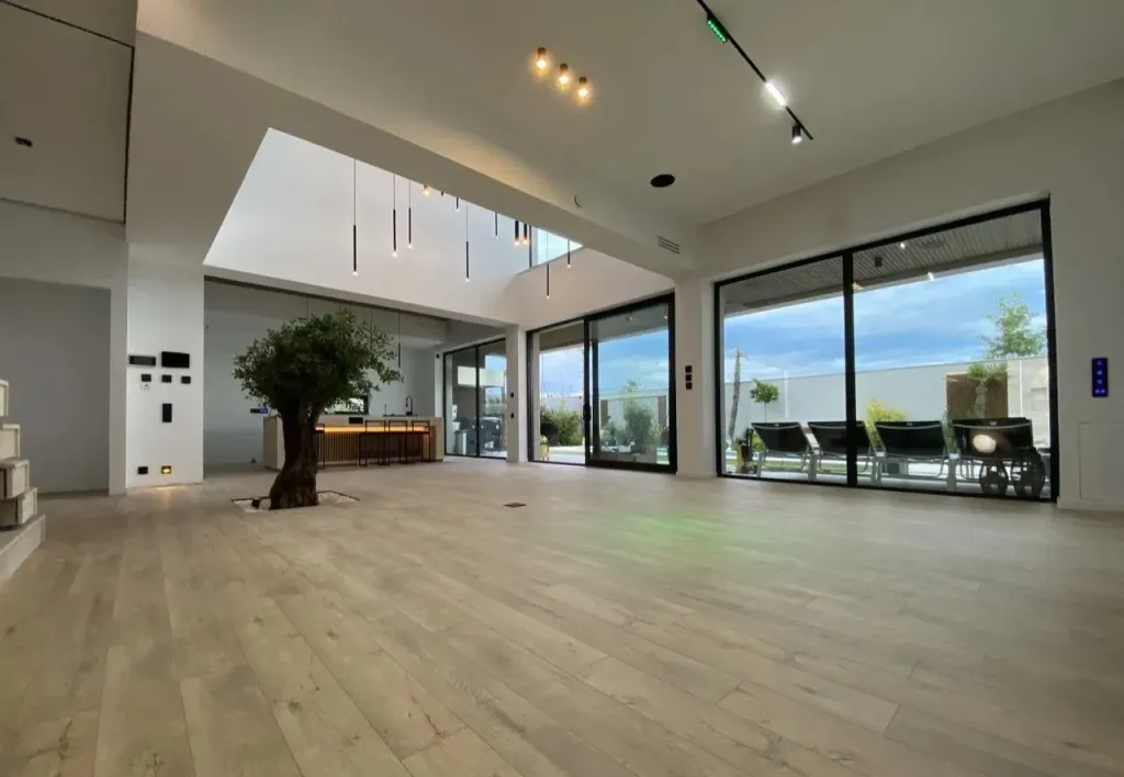 Vila Lux de vanzare Corbeanca piscina 6 camere 500 mp utili - pemarket.ro